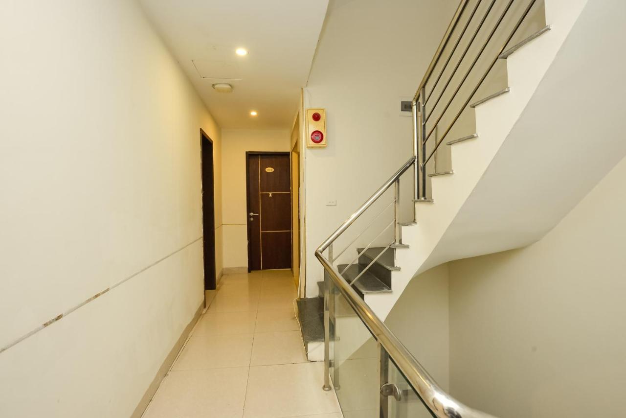 OYO 1095 Ha Noi Vang Hotel Hanoi Buitenkant foto